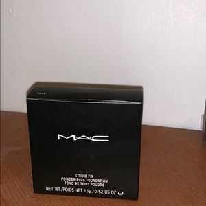 MAC Studio Fix Powder Plus Foundation (shade:NC35)